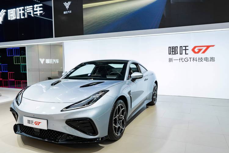 佛山高明区雷恒庆企业管理咨询哪吒汽车在智能汽车领域的表现，领途汽车在新能源汽车市场中的影响力